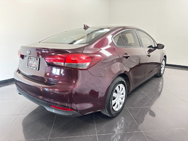 2017 Kia Forte LX 6A