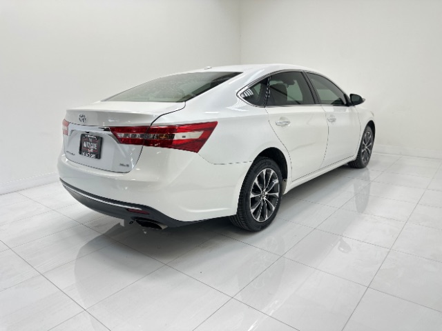 2018 Toyota Avalon XLE