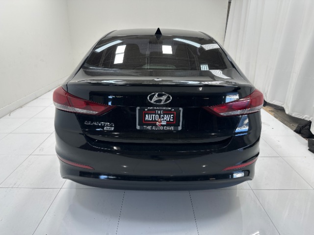 2017 Hyundai Elantra SE 6AT
